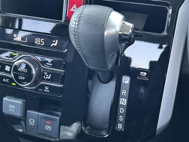 ルーミー カスタムＧ　純正ＳＤメモリーナビ　全方位カメラ　フルセグＴＶ　ＣＤ／ＤＶＤ再生　ＥＴＣ　ミュージックサーバー（ＳＤ録音　Ｂｌｕｅｔｏｏｔｈ接続　アダプティブクルーズコントロール両側パワースライドドア（11枚目）