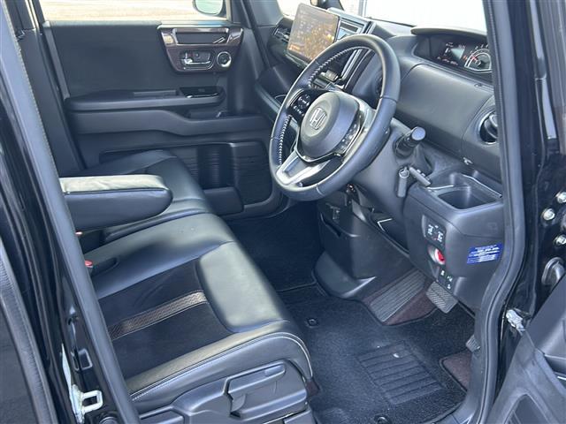 Ｎ－ＢＯＸカスタム Ｇ・Ｌターボホンダセンシング　社外ナビ　ホンダセンシング　クルーズコントロール　アルミホイール　ＥＴＣ　フルセグ　両側パワースライドドア　スマートキー　Ｂｌｕｅｔｏｏｔｈ　ハーフレザー　フロアマット　ＬＥＤ　オートライト（10枚目）