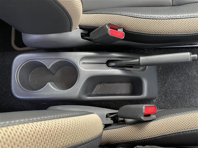 ジムニー ランドベンチャー SDナビ ハーフレザーシート シートヒーター ETC Bluetooth CD DVD フルセグTV 背面タイヤ 純正フロアマット 純正アルミホイール リモコンキー フォグランプ 禁煙車(11枚目)