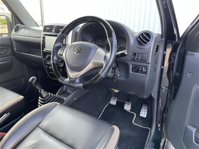 ジムニー ランドベンチャー SDナビ ハーフレザーシート シートヒーター ETC Bluetooth CD DVD フルセグTV 背面タイヤ 純正フロアマット 純正アルミホイール リモコンキー フォグランプ 禁煙車(17枚目)