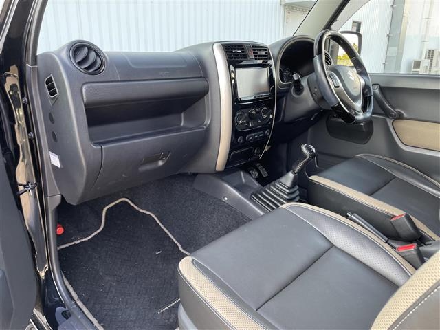 ジムニー ランドベンチャー SDナビ ハーフレザーシート シートヒーター ETC Bluetooth CD DVD フルセグTV 背面タイヤ 純正フロアマット 純正アルミホイール リモコンキー フォグランプ 禁煙車(19枚目)