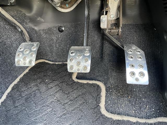 ジムニー ランドベンチャー SDナビ ハーフレザーシート シートヒーター ETC Bluetooth CD DVD フルセグTV 背面タイヤ 純正フロアマット 純正アルミホイール リモコンキー フォグランプ 禁煙車(23枚目)