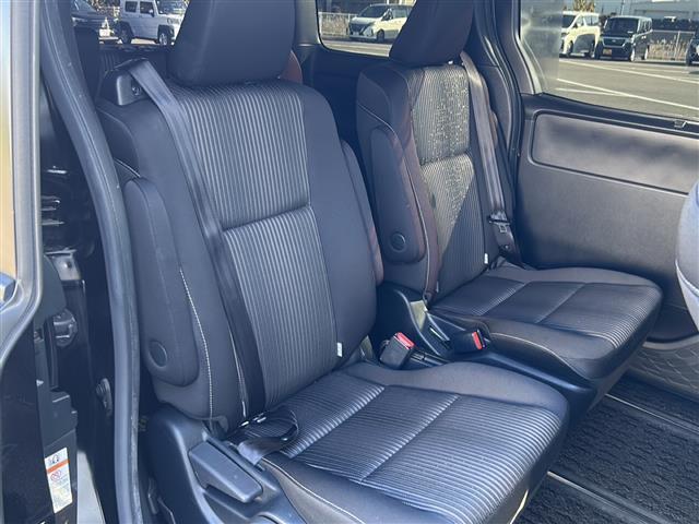 ヴォクシー ハイブリッドＺＳ　煌ＩＩ　純正ナビ　バックカメラ　クルーズコントロール　ＥＴＣ　コーナーセンサー　Ｂｌｕｅｔｏｏｔｈ　フロアマット　シートヒーター　両側パワースライドドア　純正１６インチＡＷ　オートＬＥＤヘッドライト（24枚目）