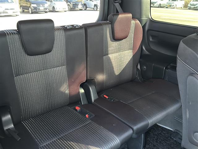 ヴォクシー ハイブリッドＺＳ　煌ＩＩ　純正ナビ　バックカメラ　クルーズコントロール　ＥＴＣ　コーナーセンサー　Ｂｌｕｅｔｏｏｔｈ　フロアマット　シートヒーター　両側パワースライドドア　純正１６インチＡＷ　オートＬＥＤヘッドライト（27枚目）