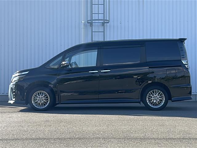 ヴォクシー ハイブリッドＺＳ　煌ＩＩ　純正ナビ　バックカメラ　クルーズコントロール　ＥＴＣ　コーナーセンサー　Ｂｌｕｅｔｏｏｔｈ　フロアマット　シートヒーター　両側パワースライドドア　純正１６インチＡＷ　オートＬＥＤヘッドライト（33枚目）