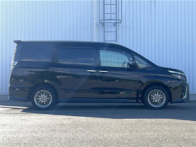 ヴォクシー ハイブリッドＺＳ　煌ＩＩ　純正ナビ　バックカメラ　クルーズコントロール　ＥＴＣ　コーナーセンサー　Ｂｌｕｅｔｏｏｔｈ　フロアマット　シートヒーター　両側パワースライドドア　純正１６インチＡＷ　オートＬＥＤヘッドライト（34枚目）