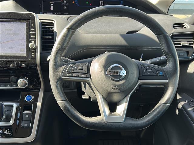 セレナ e-パワー ハイウェイスターV 純正9インチナビ 全方位 プロパイロット ドライブレコーダー 両側パワースライドドア フリップダウンモニター シートヒーター 自動パーキングアシスト 電子パーキング コーナーセンサー LED ETC(3枚目)