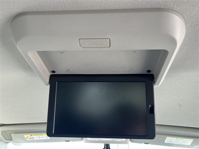 セレナ e-パワー ハイウェイスターV 純正9インチナビ 全方位 プロパイロット ドライブレコーダー 両側パワースライドドア フリップダウンモニター シートヒーター 自動パーキングアシスト 電子パーキング コーナーセンサー LED ETC(5枚目)