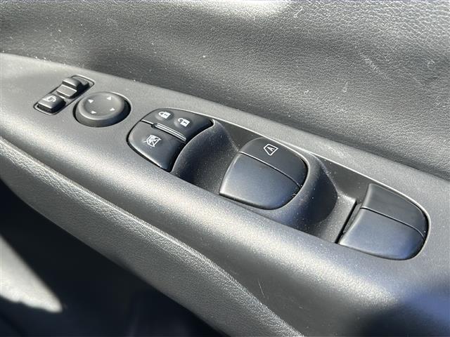 セレナ e-パワー ハイウェイスターV 純正9インチナビ 全方位 プロパイロット ドライブレコーダー 両側パワースライドドア フリップダウンモニター シートヒーター 自動パーキングアシスト 電子パーキング コーナーセンサー LED ETC(21枚目)