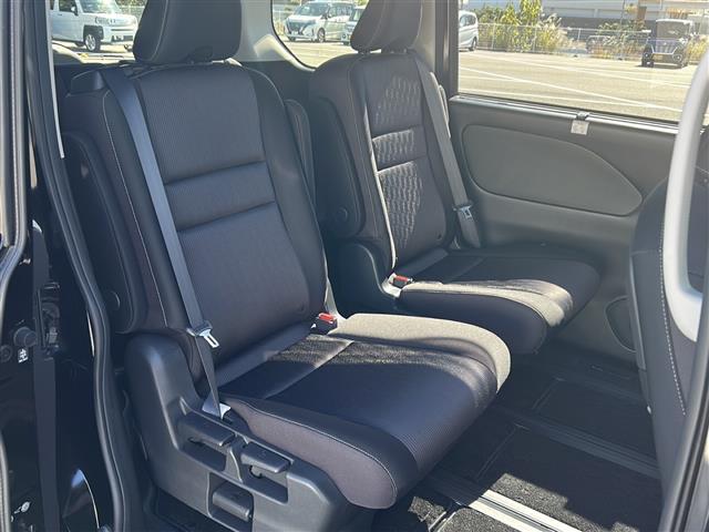 セレナ e-パワー ハイウェイスターV 純正9インチナビ 全方位 プロパイロット ドライブレコーダー 両側パワースライドドア フリップダウンモニター シートヒーター 自動パーキングアシスト 電子パーキング コーナーセンサー LED ETC(28枚目)