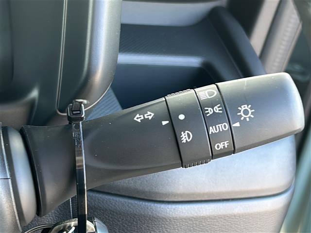 スペーシア ハイブリッドXZ 両側パワースライドドア シートヒーター リアサーキュレーター ステアリングヒーター オートライト LED コーナーセンサー アイドリングストップ レーンキープアシスト リアサーキュレーター USB(8枚目)