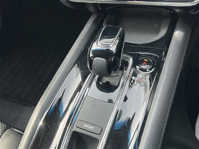 ヴェゼル ハイブリッドX・ホンダセンシング 社外ナビ 衝突軽減ブレーキ レーダークルーズコントロール ETC バックカメラ LEDヘッドライト フォグランプ フルセグTV 純正16インチAW スマートキー スペアキー1本(14枚目)