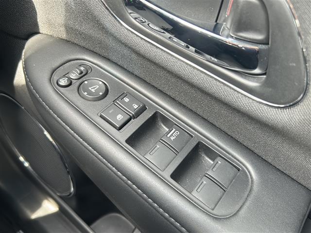 ヴェゼル ハイブリッドX・ホンダセンシング 社外ナビ 衝突軽減ブレーキ レーダークルーズコントロール ETC バックカメラ LEDヘッドライト フォグランプ フルセグTV 純正16インチAW スマートキー スペアキー1本(18枚目)