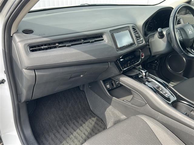 ヴェゼル ハイブリッドX・ホンダセンシング 社外ナビ 衝突軽減ブレーキ レーダークルーズコントロール ETC バックカメラ LEDヘッドライト フォグランプ フルセグTV 純正16インチAW スマートキー スペアキー1本(22枚目)