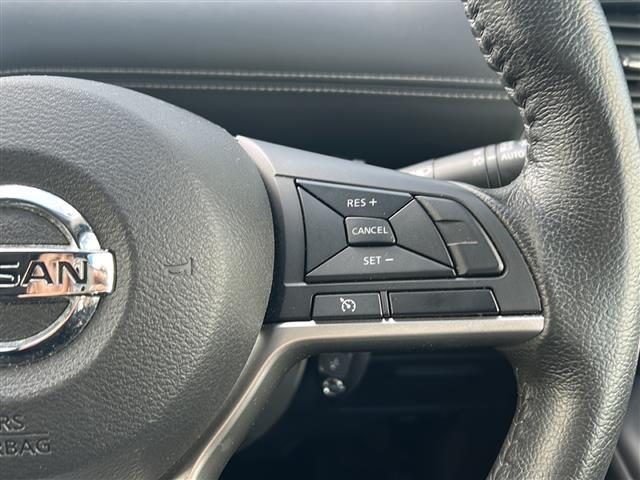 セレナ フリップダウンモニター/純正ナビ/両側パワースライドドア/ETC/ワンオーナー/クルーズコントロール/バックカメラ/衝突軽減システム/オートライト/LED/レーンキープアシスト/ウォークスルー/USB(9枚目)