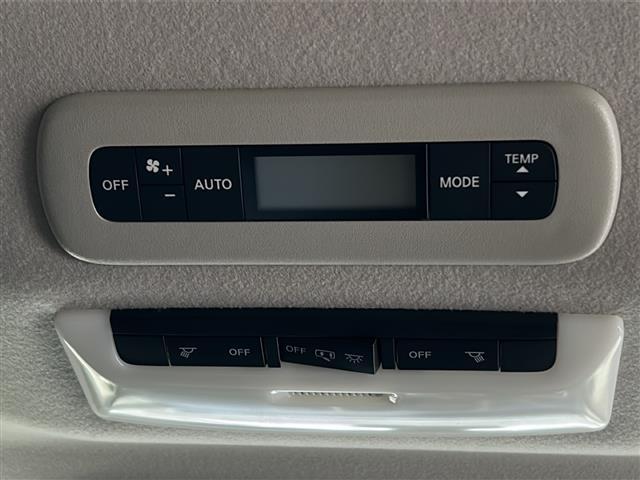 セレナ フリップダウンモニター/純正ナビ/両側パワースライドドア/ETC/ワンオーナー/クルーズコントロール/バックカメラ/衝突軽減システム/オートライト/LED/レーンキープアシスト/ウォークスルー/USB(17枚目)