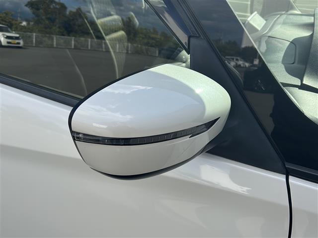 セレナ フリップダウンモニター/純正ナビ/両側パワースライドドア/ETC/ワンオーナー/クルーズコントロール/バックカメラ/衝突軽減システム/オートライト/LED/レーンキープアシスト/ウォークスルー/USB(40枚目)