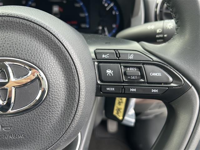 ヤリスクロス ハイブリッドZ 純正ナビ 全方位 クルーズコントロール パワーシート HUB BSM ETC ハーフレザー シートヒーター バックカメラ フォグランプ 純正18インチAW フロアマット LED オートライト(7枚目)