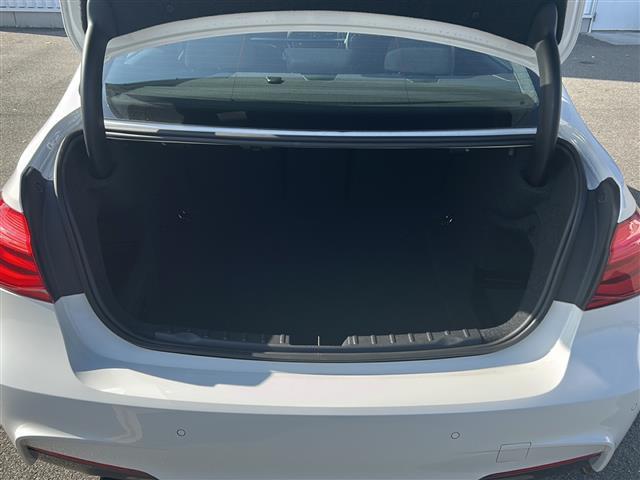 3シリーズ 320i Mスポーツ クルーズコントロール ドライブレコーダー バックカメラ クリアランスソナー ETC BSM LED 純正18インチAW シートヒーター パワーシート シートメモリー 保証書 取扱説明書(32枚目)