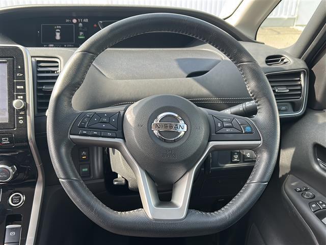 セレナ ハイウェイスター VセレクションII 純正ナビ 衝突軽減ブレーキ LEDライト レーダークルーズコントロール バックカメラ ETC ドライブレコーダー 両側電動スライドドア コーナーセンサー フォグランプ スマートキー 純正16インチAW(2枚目)