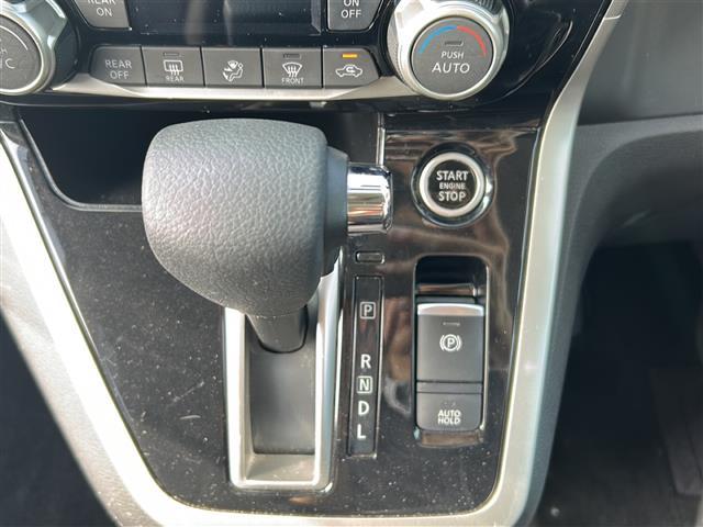 セレナ ハイウェイスター VセレクションII 純正ナビ 衝突軽減ブレーキ LEDライト レーダークルーズコントロール バックカメラ ETC ドライブレコーダー 両側電動スライドドア コーナーセンサー フォグランプ スマートキー 純正16インチAW(12枚目)