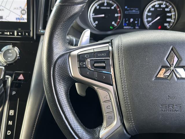 デリカD:5 アーバンギア G パワーパッケージ 純正ナビ 衝突軽減ブレーキ アラウンドビューモニター レーダークルーズコントロール 両側パワースライドドア シートヒーター LEDヘッドライト ETC 電動リアゲート パドルシフト 3列シート USB(7枚目)