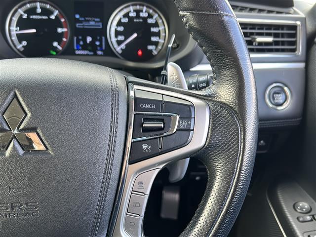 デリカD:5 アーバンギア G パワーパッケージ 純正ナビ 衝突軽減ブレーキ アラウンドビューモニター レーダークルーズコントロール 両側パワースライドドア シートヒーター LEDヘッドライト ETC 電動リアゲート パドルシフト 3列シート USB(8枚目)