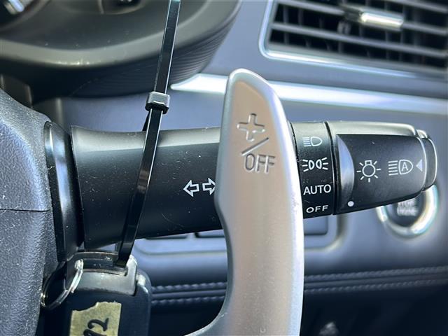 デリカD:5 アーバンギア G パワーパッケージ 純正ナビ 衝突軽減ブレーキ アラウンドビューモニター レーダークルーズコントロール 両側パワースライドドア シートヒーター LEDヘッドライト ETC 電動リアゲート パドルシフト 3列シート USB(10枚目)