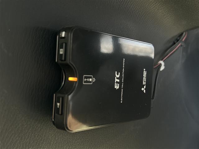 デリカD:5 アーバンギア G パワーパッケージ 純正ナビ 衝突軽減ブレーキ アラウンドビューモニター レーダークルーズコントロール 両側パワースライドドア シートヒーター LEDヘッドライト ETC 電動リアゲート パドルシフト 3列シート USB(17枚目)