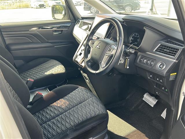 デリカD:5 アーバンギア G パワーパッケージ 純正ナビ 衝突軽減ブレーキ アラウンドビューモニター レーダークルーズコントロール 両側パワースライドドア シートヒーター LEDヘッドライト ETC 電動リアゲート パドルシフト 3列シート USB(18枚目)