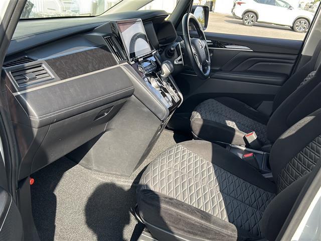 デリカD:5 アーバンギア G パワーパッケージ 純正ナビ 衝突軽減ブレーキ アラウンドビューモニター レーダークルーズコントロール 両側パワースライドドア シートヒーター LEDヘッドライト ETC 電動リアゲート パドルシフト 3列シート USB(20枚目)