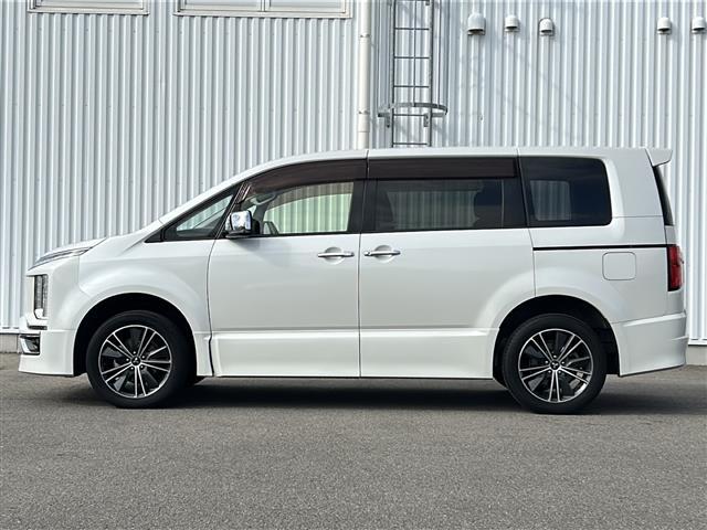 デリカD:5 アーバンギア G パワーパッケージ 純正ナビ 衝突軽減ブレーキ アラウンドビューモニター レーダークルーズコントロール 両側パワースライドドア シートヒーター LEDヘッドライト ETC 電動リアゲート パドルシフト 3列シート USB(33枚目)