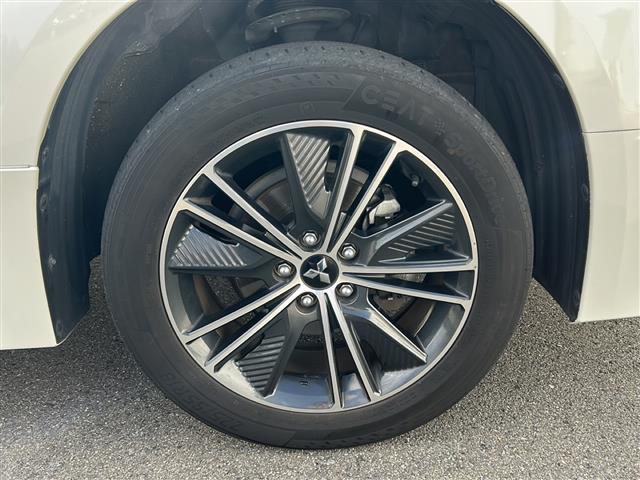 デリカD:5 アーバンギア G パワーパッケージ 純正ナビ 衝突軽減ブレーキ アラウンドビューモニター レーダークルーズコントロール 両側パワースライドドア シートヒーター LEDヘッドライト ETC 電動リアゲート パドルシフト 3列シート USB(41枚目)