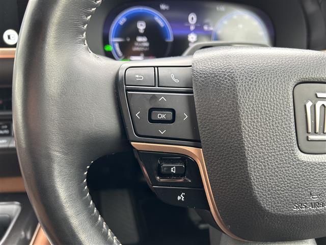 クラウンスポーツ Ｚ　純正ナビ　全方位カメラ　パワーバックドア　パワーシート　メモリーシート　モデリスタエアロ　純正２１インチＡＷ　４ＷＤ　ＥＴＣ　ＬＥＤ　ＢＳＭ　フォグランプ　ベンチレーション　クルーズコントロール（6枚目）