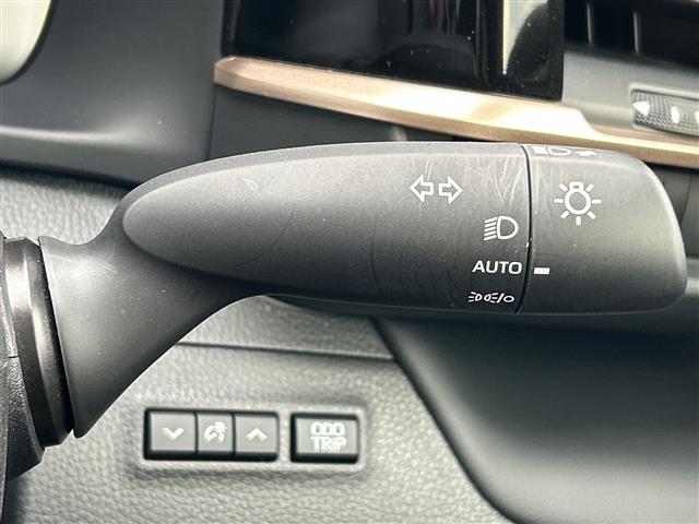 クラウンスポーツ Ｚ　純正ナビ　全方位カメラ　パワーバックドア　パワーシート　メモリーシート　モデリスタエアロ　純正２１インチＡＷ　４ＷＤ　ＥＴＣ　ＬＥＤ　ＢＳＭ　フォグランプ　ベンチレーション　クルーズコントロール（9枚目）