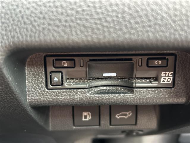 クラウンスポーツ Ｚ　純正ナビ　全方位カメラ　パワーバックドア　パワーシート　メモリーシート　モデリスタエアロ　純正２１インチＡＷ　４ＷＤ　ＥＴＣ　ＬＥＤ　ＢＳＭ　フォグランプ　ベンチレーション　クルーズコントロール（12枚目）