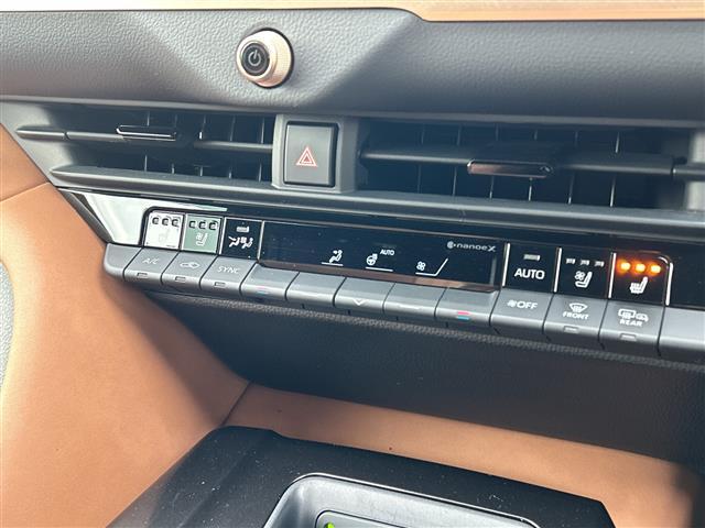 クラウンスポーツ Ｚ　純正ナビ　全方位カメラ　パワーバックドア　パワーシート　メモリーシート　モデリスタエアロ　純正２１インチＡＷ　４ＷＤ　ＥＴＣ　ＬＥＤ　ＢＳＭ　フォグランプ　ベンチレーション　クルーズコントロール（14枚目）