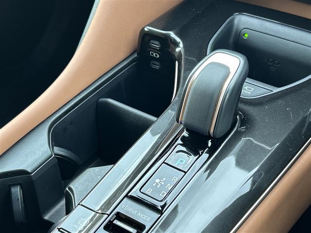 クラウンスポーツ Ｚ　純正ナビ　全方位カメラ　パワーバックドア　パワーシート　メモリーシート　モデリスタエアロ　純正２１インチＡＷ　４ＷＤ　ＥＴＣ　ＬＥＤ　ＢＳＭ　フォグランプ　ベンチレーション　クルーズコントロール（15枚目）