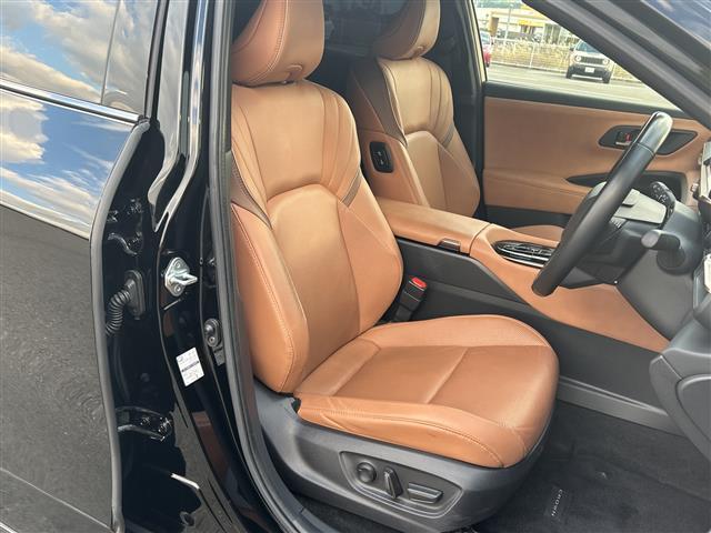 クラウンスポーツ Ｚ　純正ナビ　全方位カメラ　パワーバックドア　パワーシート　メモリーシート　モデリスタエアロ　純正２１インチＡＷ　４ＷＤ　ＥＴＣ　ＬＥＤ　ＢＳＭ　フォグランプ　ベンチレーション　クルーズコントロール（21枚目）