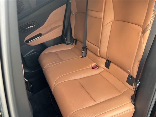 クラウンスポーツ Ｚ　純正ナビ　全方位カメラ　パワーバックドア　パワーシート　メモリーシート　モデリスタエアロ　純正２１インチＡＷ　４ＷＤ　ＥＴＣ　ＬＥＤ　ＢＳＭ　フォグランプ　ベンチレーション　クルーズコントロール（25枚目）