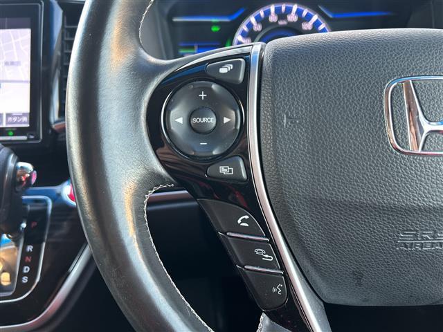 オデッセイハイブリッド ハイブリッド　全方位カメラ／純正ナビ／両側パワースライドドア／ブラインドスポットモニター／ハーフレザー／パワーシート／衝突軽減システム／ドライブレコーダー／クルーズコントロール／シートヒーター／オットマン／ＬＥＤ（7枚目）