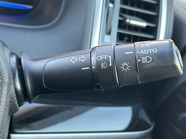 オデッセイハイブリッド ハイブリッド　全方位カメラ／純正ナビ／両側パワースライドドア／ブラインドスポットモニター／ハーフレザー／パワーシート／衝突軽減システム／ドライブレコーダー／クルーズコントロール／シートヒーター／オットマン／ＬＥＤ（10枚目）