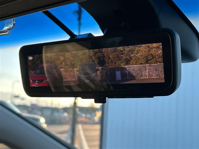 オデッセイハイブリッド ハイブリッド　全方位カメラ／純正ナビ／両側パワースライドドア／ブラインドスポットモニター／ハーフレザー／パワーシート／衝突軽減システム／ドライブレコーダー／クルーズコントロール／シートヒーター／オットマン／ＬＥＤ（15枚目）