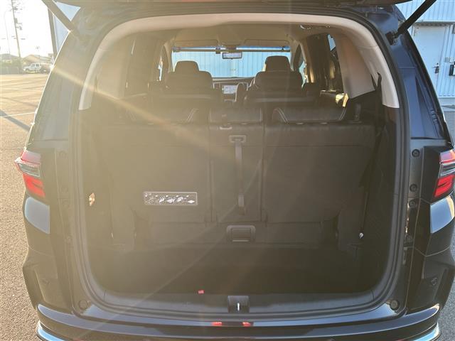 オデッセイハイブリッド ハイブリッド　全方位カメラ／純正ナビ／両側パワースライドドア／ブラインドスポットモニター／ハーフレザー／パワーシート／衝突軽減システム／ドライブレコーダー／クルーズコントロール／シートヒーター／オットマン／ＬＥＤ（27枚目）