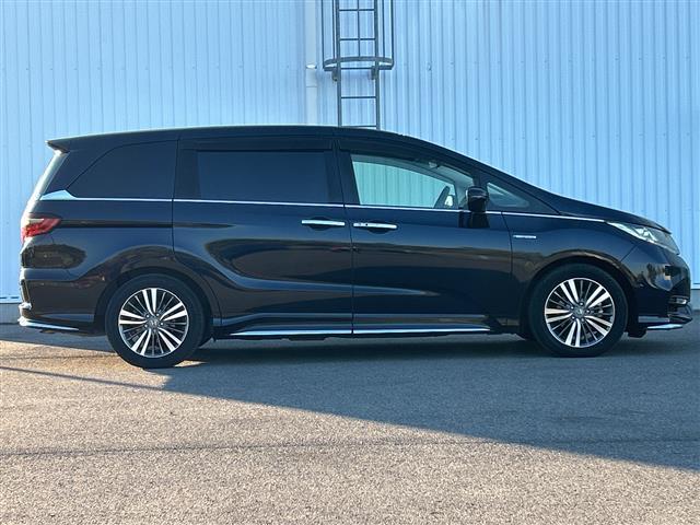 オデッセイハイブリッド ハイブリッド　全方位カメラ／純正ナビ／両側パワースライドドア／ブラインドスポットモニター／ハーフレザー／パワーシート／衝突軽減システム／ドライブレコーダー／クルーズコントロール／シートヒーター／オットマン／ＬＥＤ（33枚目）