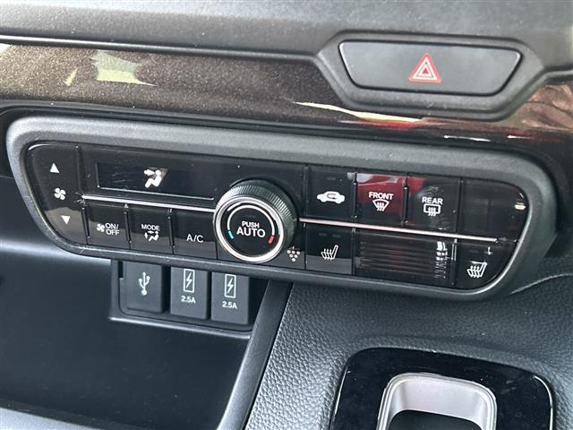 Ｎ－ＢＯＸカスタム Ｇ・Ｌターボホンダセンシング　純正ナビ／両側パワースライドドア／ビルトインＥＴＣ／ワンオーナー／バックカメラ／フルセグＴＶ／衝突軽減システム／ハーフレザー／シートヒーター／クルーズコントロール／フォグランプ／レーンキープアシスト（14枚目）