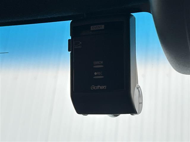 Ｎ－ＢＯＸカスタム Ｇ・Ｌターボホンダセンシング　純正ナビ／両側パワースライドドア／ビルトインＥＴＣ／ワンオーナー／バックカメラ／フルセグＴＶ／衝突軽減システム／ハーフレザー／シートヒーター／クルーズコントロール／フォグランプ／レーンキープアシスト（16枚目）