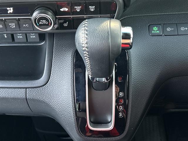 Ｎ－ＢＯＸカスタム Ｇ・Ｌターボホンダセンシング　純正ナビ／両側パワースライドドア／ビルトインＥＴＣ／ワンオーナー／バックカメラ／フルセグＴＶ／衝突軽減システム／ハーフレザー／シートヒーター／クルーズコントロール／フォグランプ／レーンキープアシスト（17枚目）