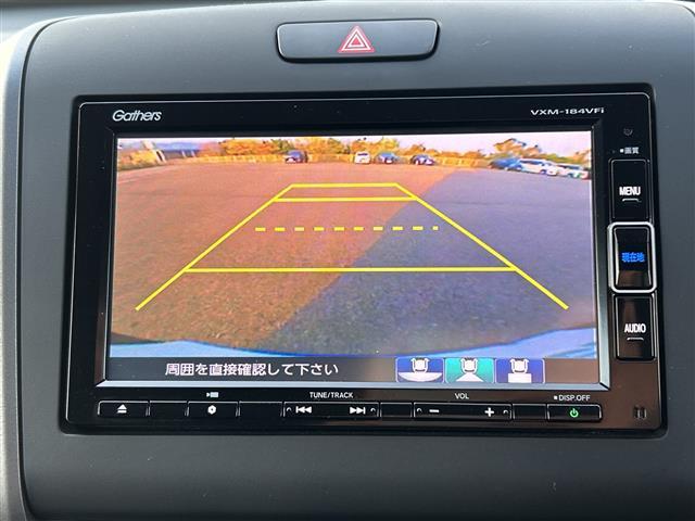 フリード Ｇ・ホンダセンシング　純正Ｇａｔｈｅｒｓナビ　衝突軽減ブレーキ　レーダークルーズコントロール　ＬＥＤヘッドライト　ＥＴＣ　バックカメラ　スマートキー　両側パワースライドドア　純正フロアマット　レーンキープアシスト　フルセグ（4枚目）