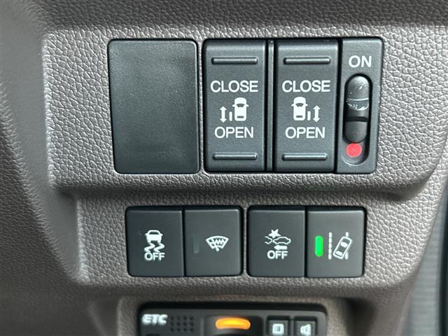 フリード Ｇ・ホンダセンシング　純正Ｇａｔｈｅｒｓナビ　衝突軽減ブレーキ　レーダークルーズコントロール　ＬＥＤヘッドライト　ＥＴＣ　バックカメラ　スマートキー　両側パワースライドドア　純正フロアマット　レーンキープアシスト　フルセグ（5枚目）